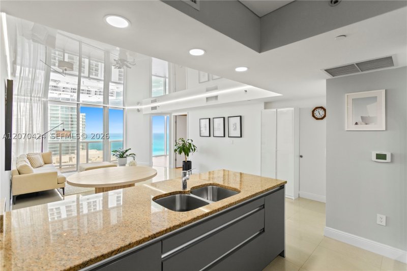 Ocean Four Apt #3502