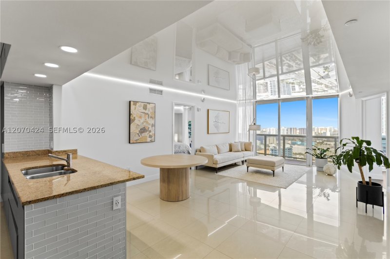 Comprar apartamento no Ocean Four 3502