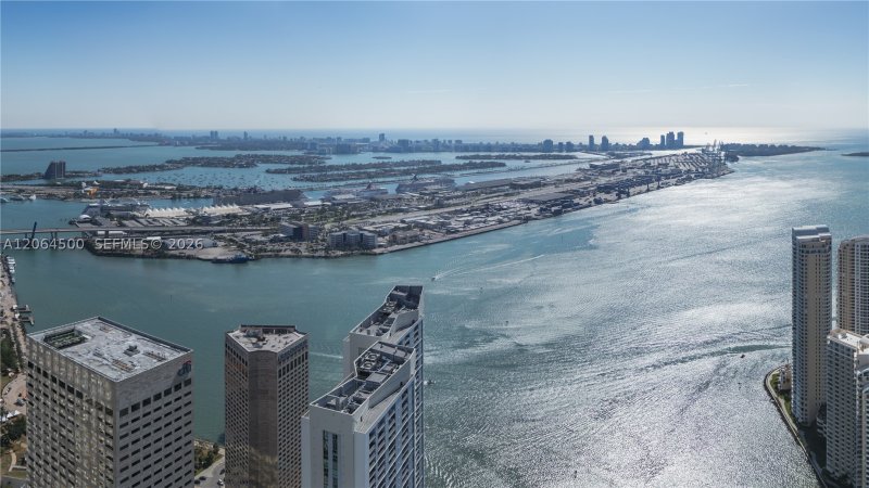Comprar apartamento en Aston Martin Residences 6301