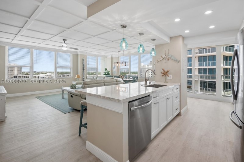 Condo for sale at Alexander Towers 1505