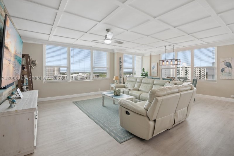 Condo for sale at Alexander Towers 1505