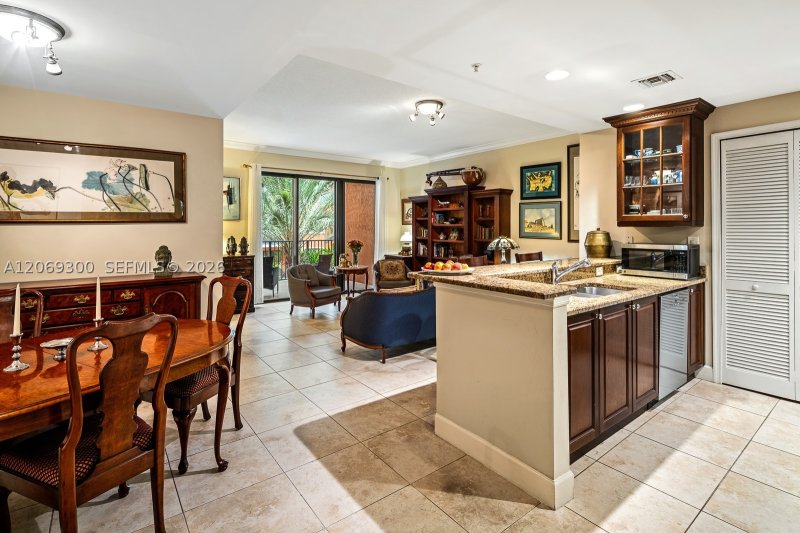 Apartment for rent at 100 Andalusia 510
