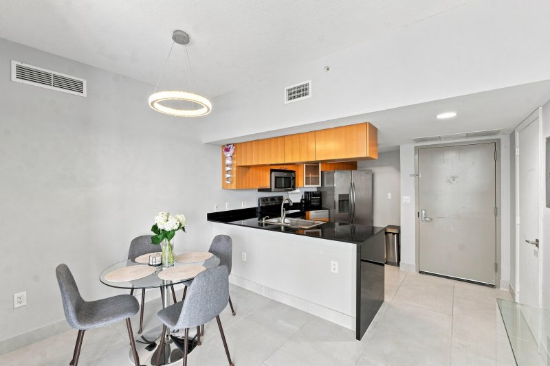 Comprar apartamento no Opera Tower 1202