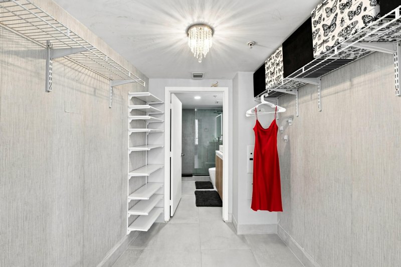 Comprar apartamento no Opera Tower 1202