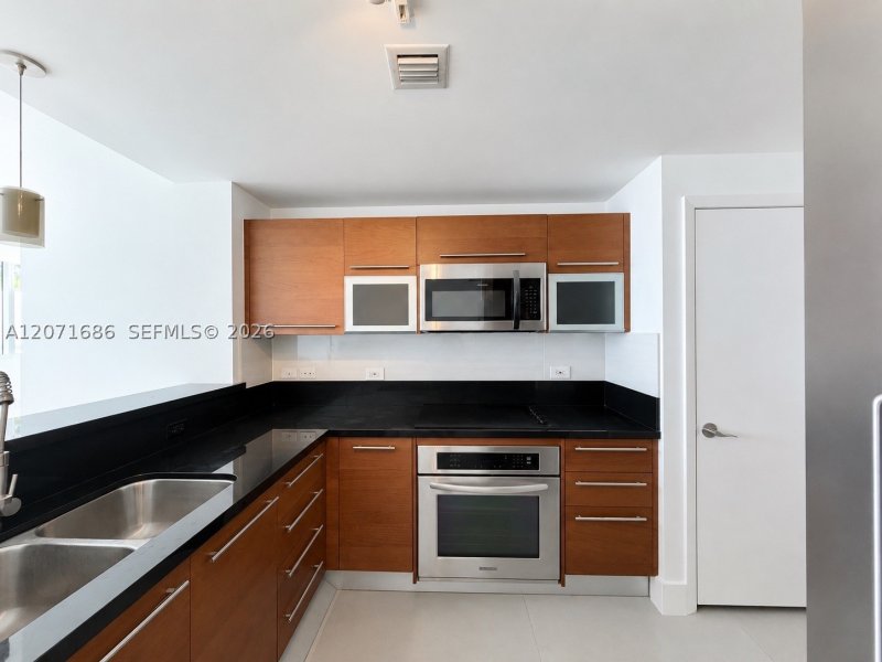 Aluguel de apartamento no Vizcayne Everglades On The Bay 3903