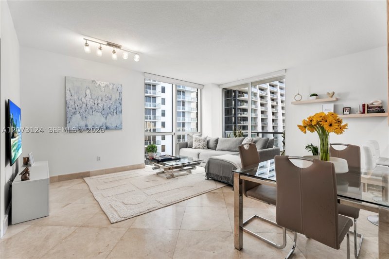 Aluguel de apartamento no Avenue on Brickell 1060 Tower 2117