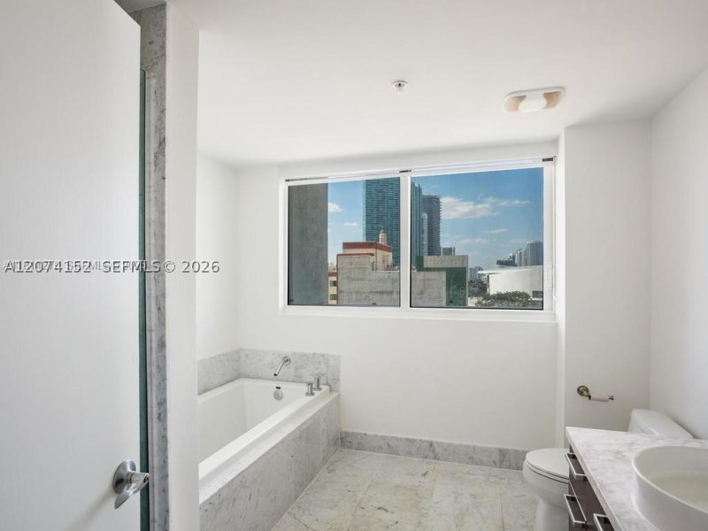 Alquiler de apartamento en Vizcayne Everglades On The Bay 1002