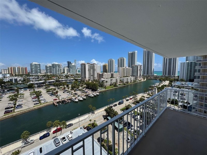 Aluguel de apartamento no Arlen House 1231