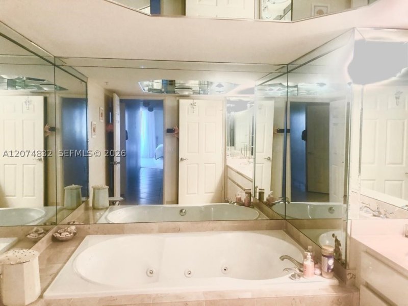 Apartment for rent at Sands Pointe 706