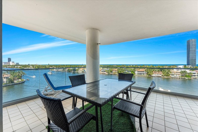 Comprar apartamento en Turnberry Isle 9J