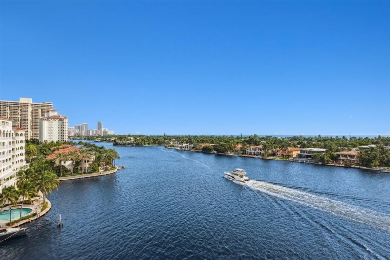 Comprar apartamento en Turnberry Isle 9J