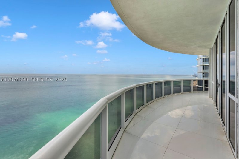 Condo for sale at Trump Tower Three 3001
