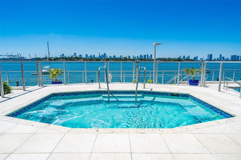 Condo for sale at South Bay Club 509