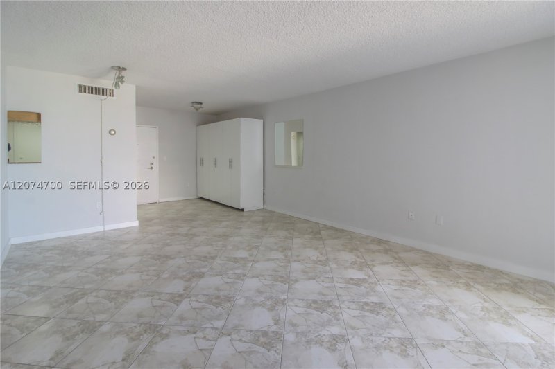 Condo for sale at South Bay Club 509
