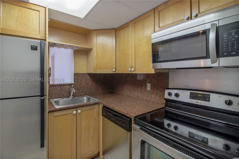 Condo for sale at South Bay Club 509