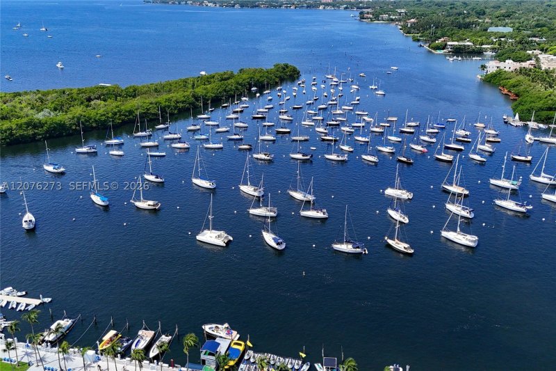 Condo for sale at Ritz Carlton Coconut Grove 902
