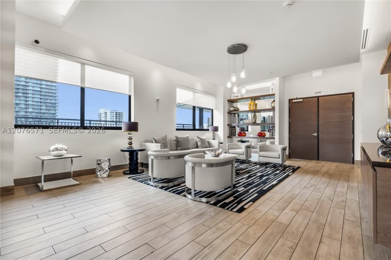 Comprar apartamento no Nine at Mary Brickell Village 1114