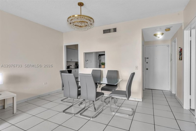 Apartment for rent at Alexander Towers 804