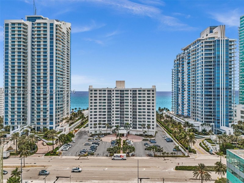 Apartment for rent at Alexander Towers 804