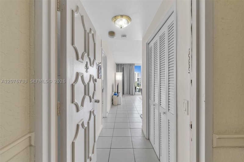 Apartment for rent at Alexander Towers 804