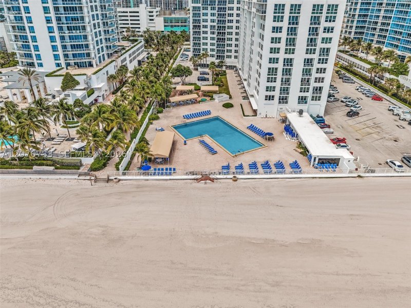 Apartment for rent at Alexander Towers 804