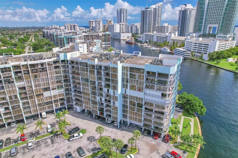 Comprar apartamento no 200 Leslie 818