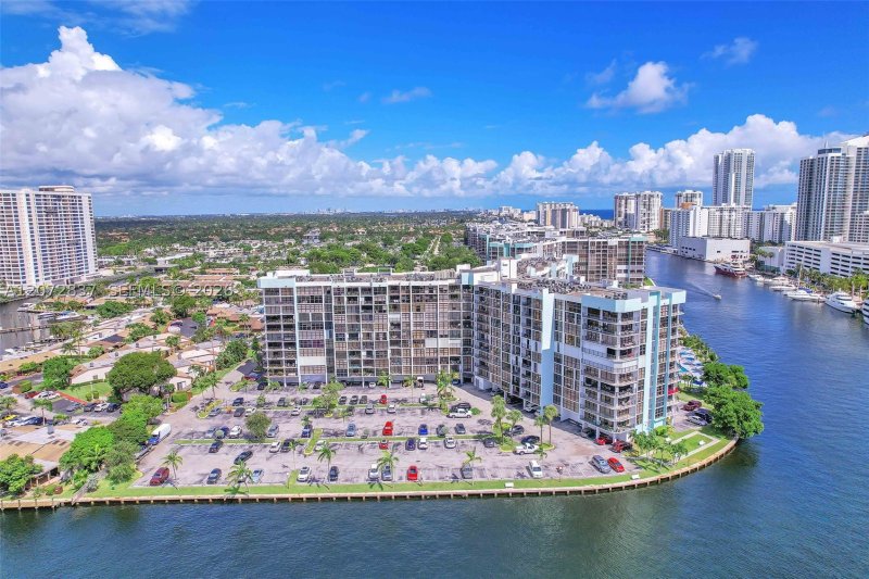 Comprar apartamento no 200 Leslie 818