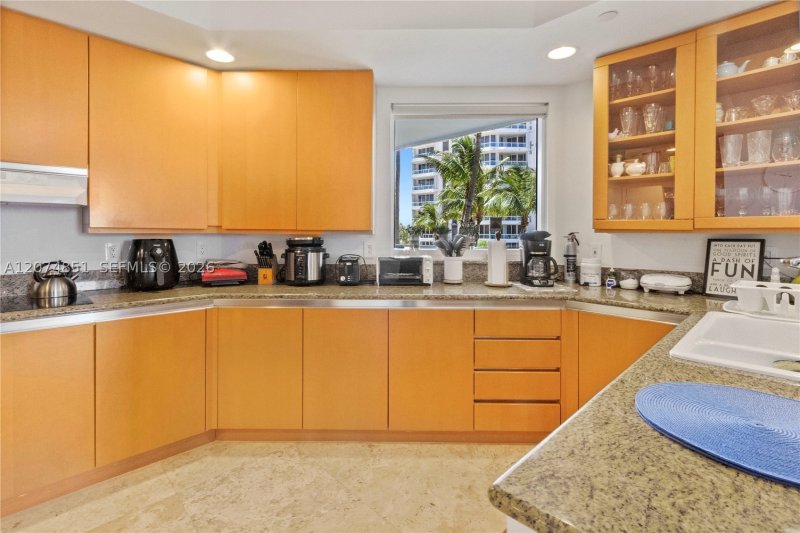 Property photo # 9