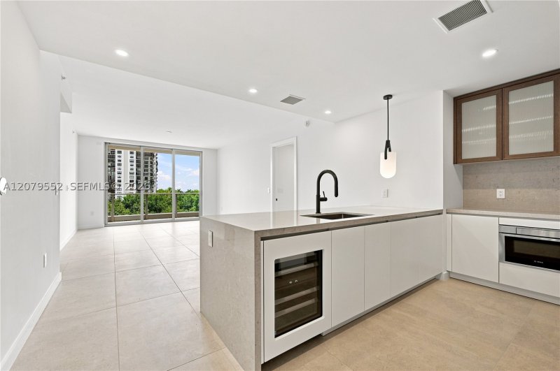 Apartment for rent at 2200 Brickell 413