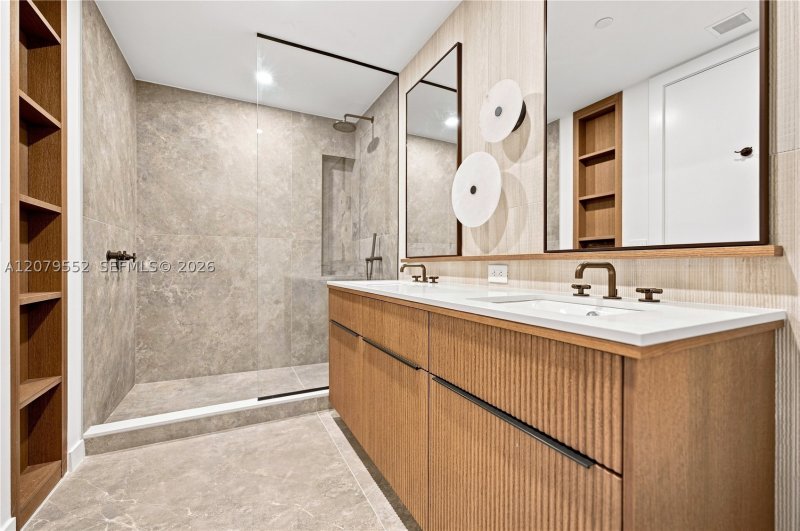Apartment for rent at 2200 Brickell 413