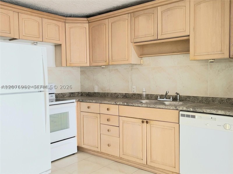 Apartment for rent at Bayview Terrace 1006