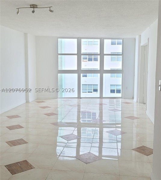Apartment for rent at Bayview Terrace 1006