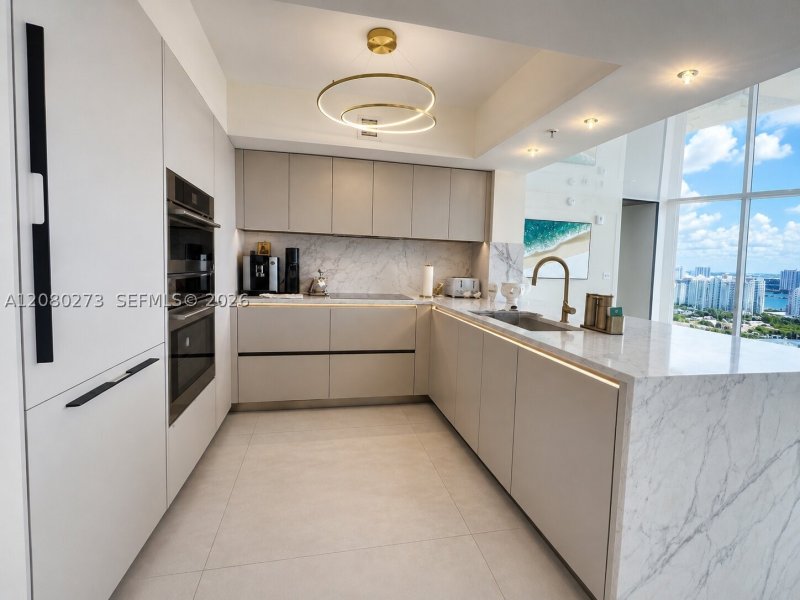 Apartment for rent at La Perla 2907