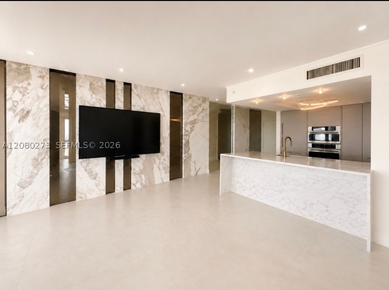 Apartment for rent at La Perla 2907