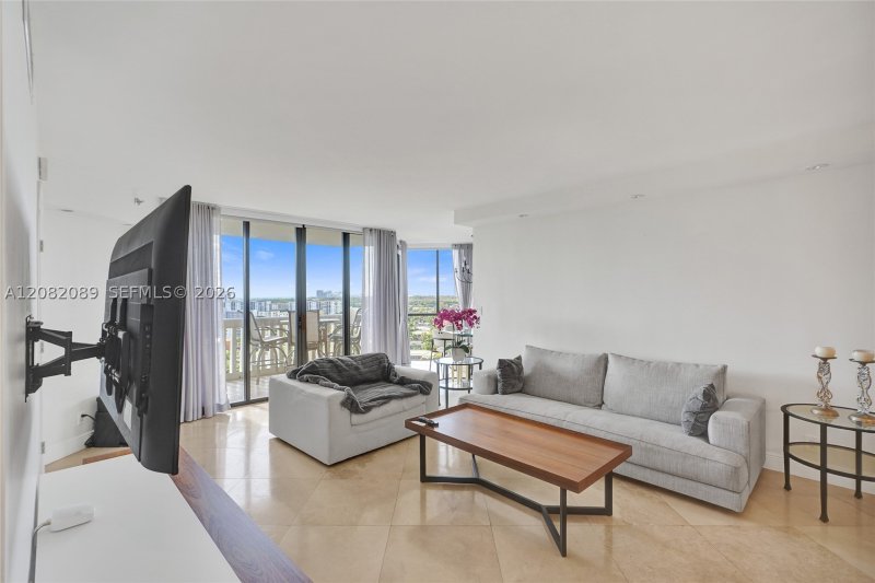 Aluguel de apartamento no 1000 Williams Island 1403