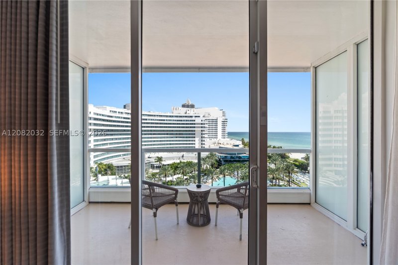 Fontainebleau III Apt #905