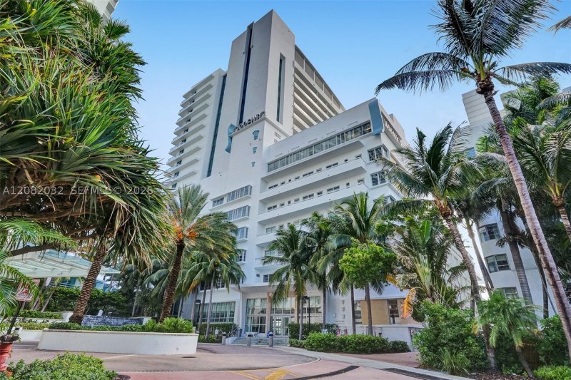 Condo for sale at Fontainebleau III 905