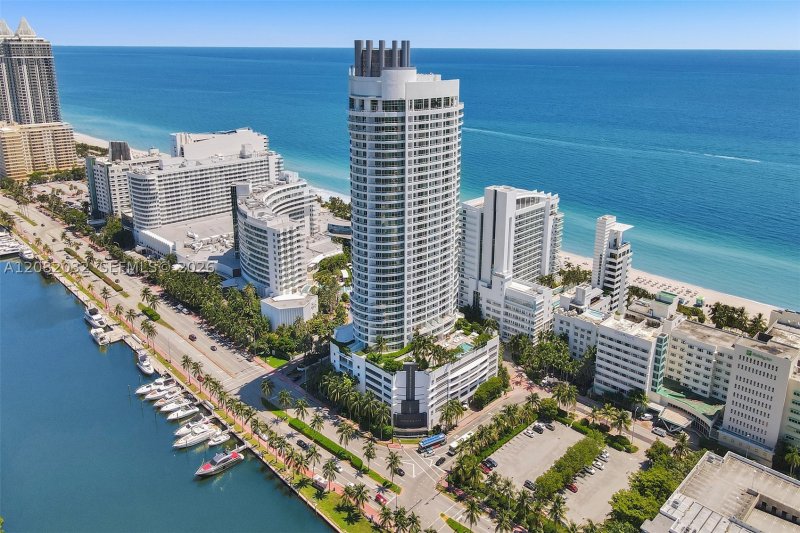 Condo for sale at Fontainebleau III 905