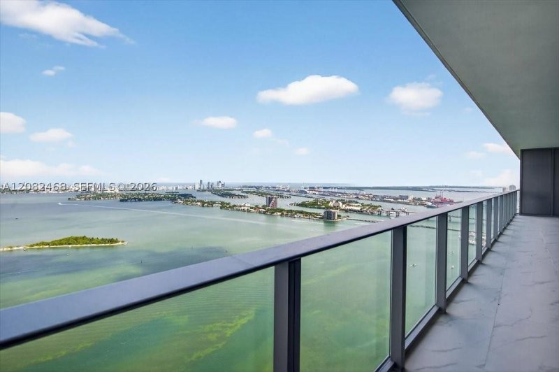 Comprar apartamento en Aria Reserve Miami 5202
