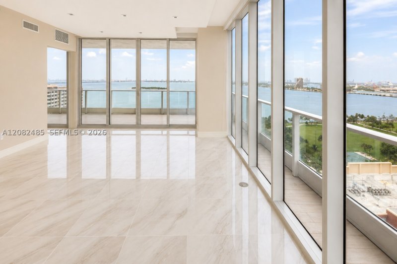 Comprar apartamento en Paramount Bay 1710