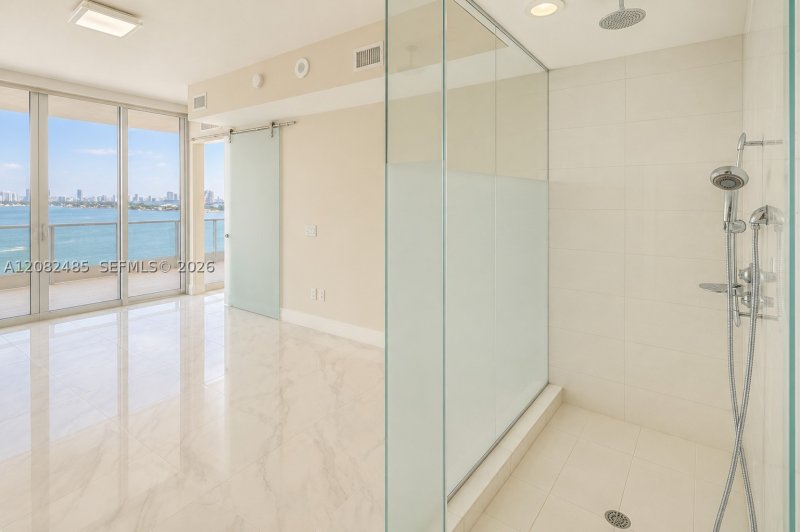 Comprar apartamento en Paramount Bay 1710