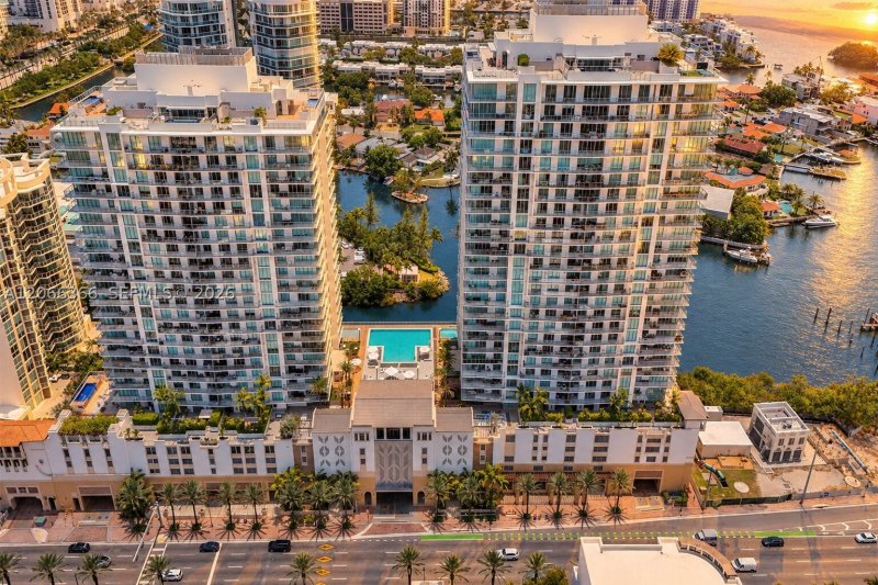Comprar apartamento en Parque Towers at St. Tropez 5-801