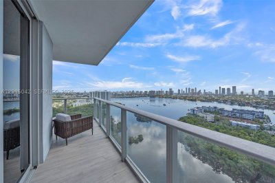 The Harbour Apt #2707