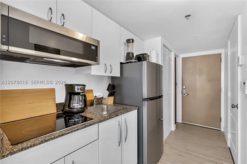 Condo for sale at The Club At Brickell Bay 2510