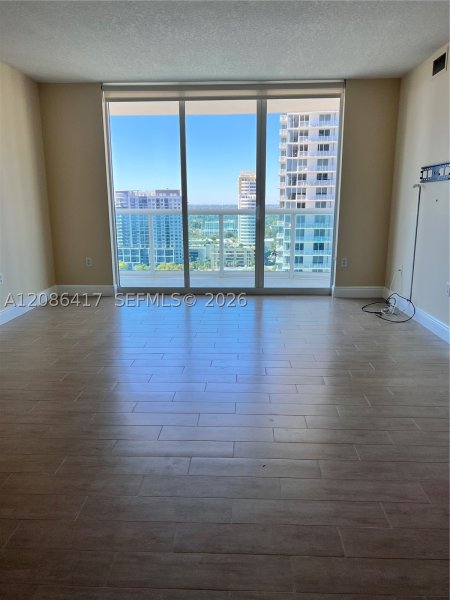 Alquiler de apartamento en Watergarden 2206