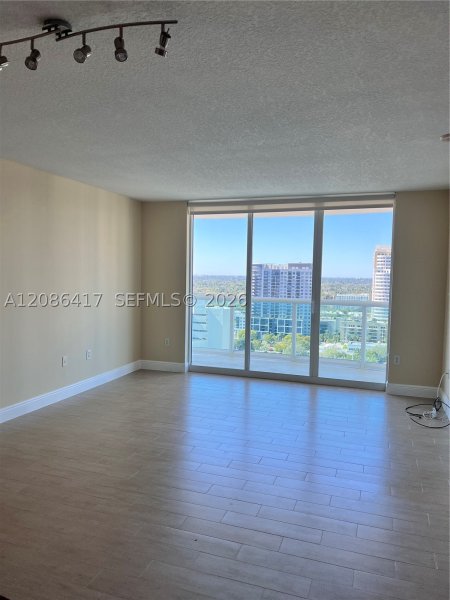 Alquiler de apartamento en Watergarden 2206