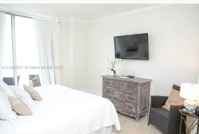 Apartment for rent at Akoya 2409