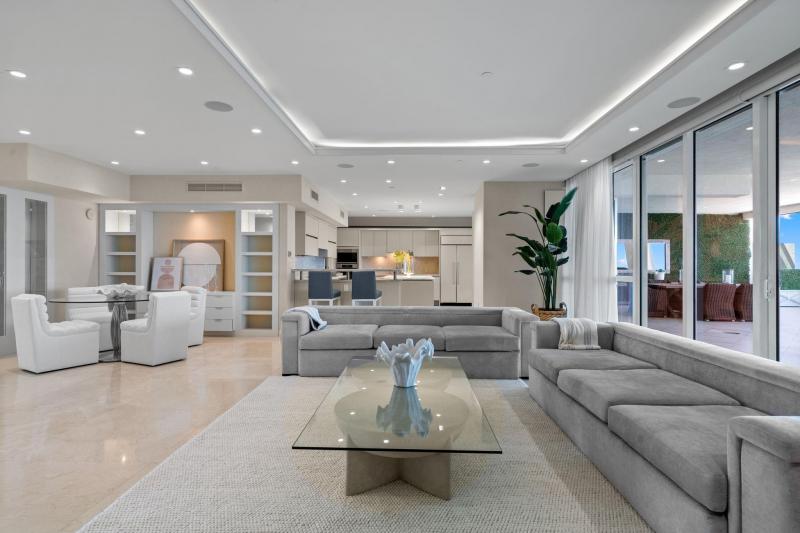 Condo for sale at Las Olas Beach Club 2703