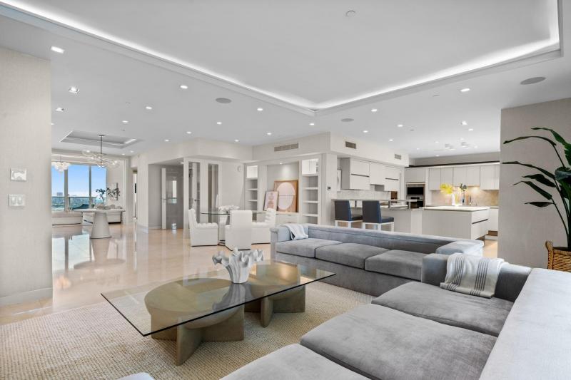 Condo for sale at Las Olas Beach Club 2703