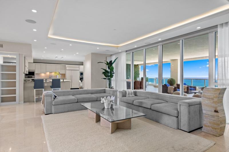 Condo for sale at Las Olas Beach Club 2703